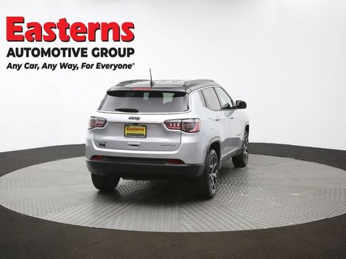 Used 2025 Jeep Compass Limited AWD/4WD image 39