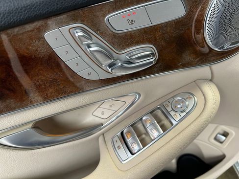 Used 2018 Mercedes-Benz C 300 Sedan image 23