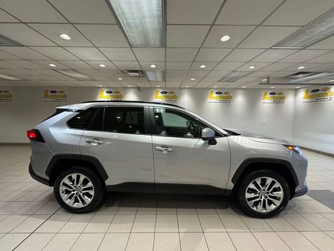 Used 2022 Toyota RAV4 Limited w/ Limited Grade Weather Package AWD/4WD image 3