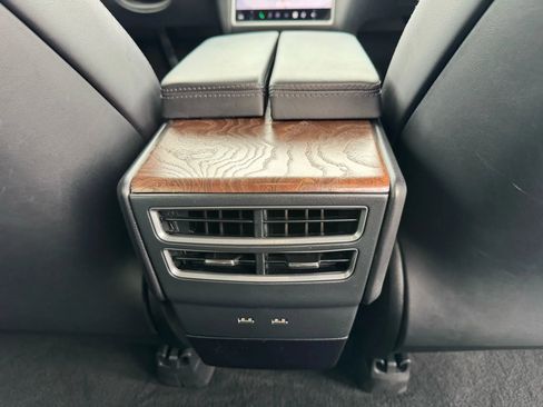 Used 2018 Tesla Model X 75D image 29