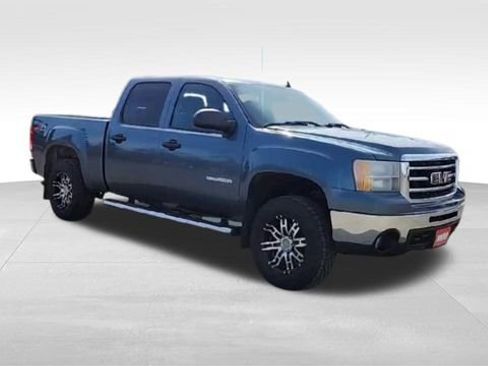 Used 2013 GMC Sierra 1500 SLE w/ Power Tech Package image 2