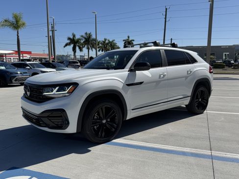 Used 2023 Volkswagen Atlas Cross Sport SEL R-Line image 7