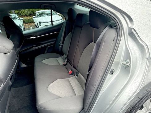 Used 2020 Toyota Camry LE image 22