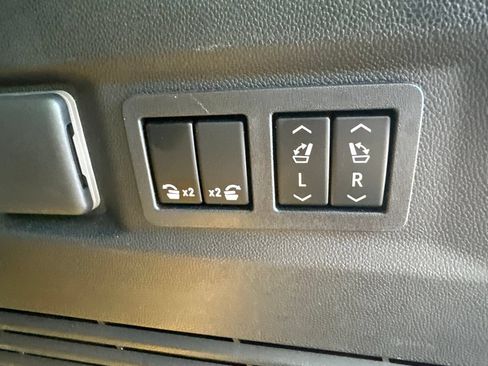 Used 2026 Chevrolet Tahoe LT w/ Comfort Package RWD image 12
