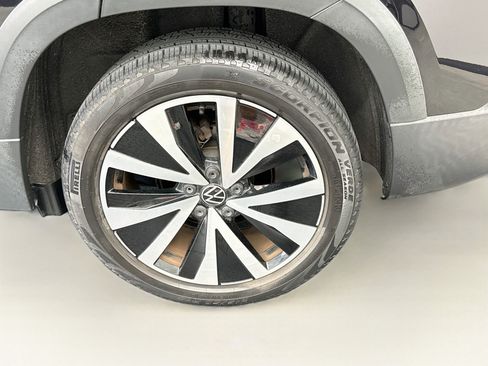 Used 2022 Volkswagen Taos SE FWD image 11