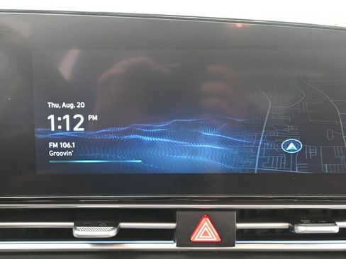 Used 2025 Hyundai Elantra Limited FWD image 15