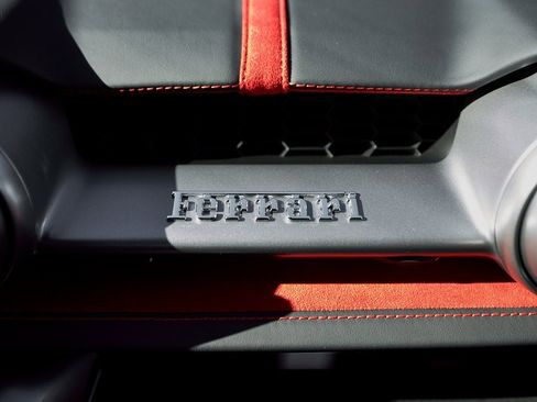 Used 2018 Ferrari 812 Superfast Base image 72