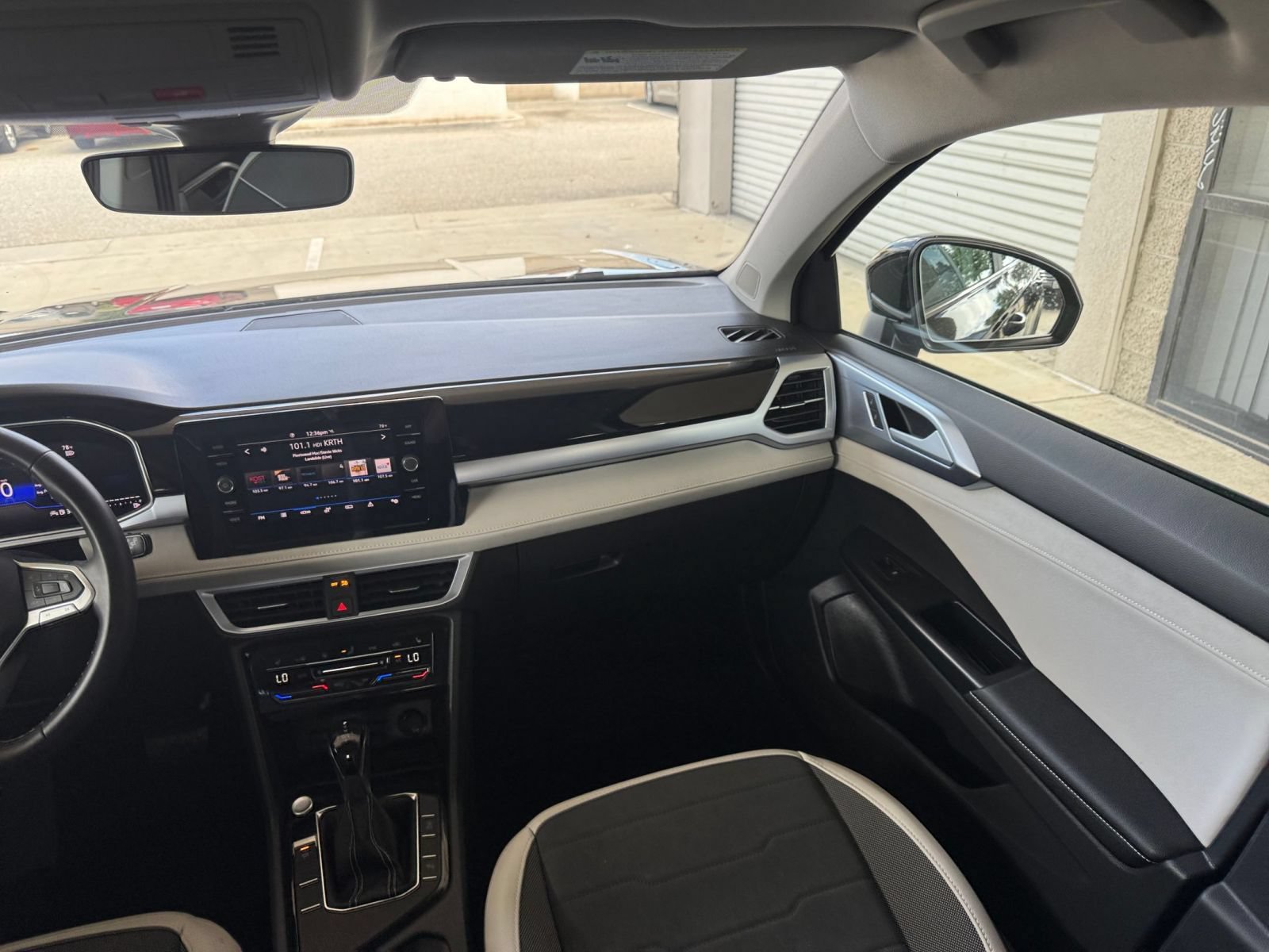 Used 2026 Volkswagen Taos SE FWD image 35