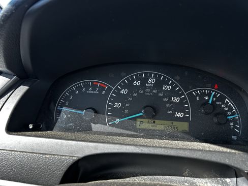 Used 2013 Toyota Camry L image 16