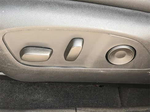 Used 2025 Chevrolet Equinox EV RS image 18