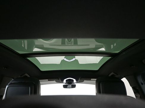 Used 2024 Porsche Macan S w/ Premium Plus Package image 18