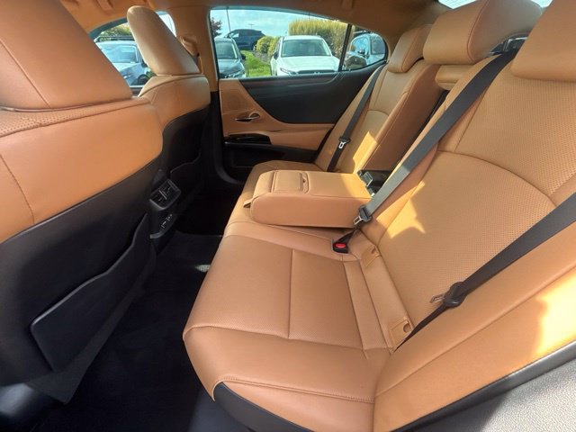 Used 2024 Lexus ES 300h w/ Premium Package FWD image 19