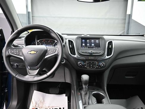 Used 2024 Chevrolet Equinox LT AWD/4WD image 14