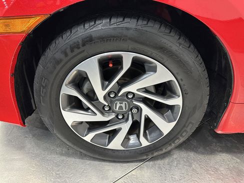 Used 2018 Honda Civic EX image 9