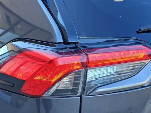 Used 2022 Toyota RAV4 Limited AWD/4WD image 41