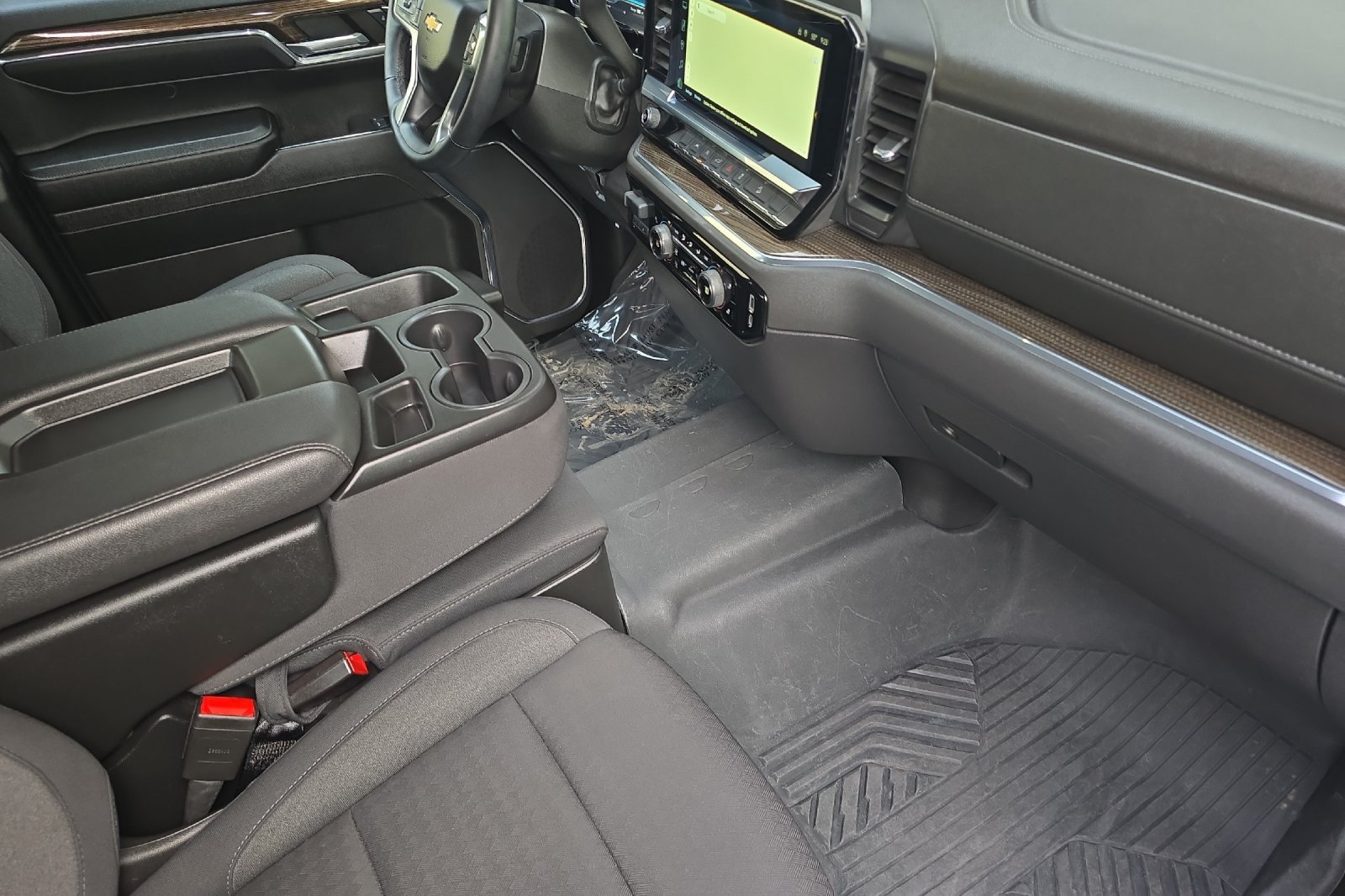 Used 2024 Chevrolet Silverado 1500 LT w/ Z71 Off-Road Package AWD/4WD image 12