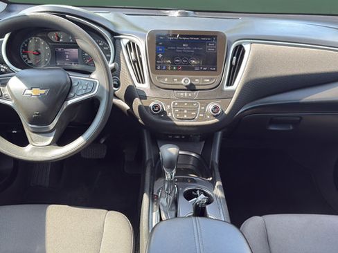 Used 2024 Chevrolet Malibu LT FWD image 19