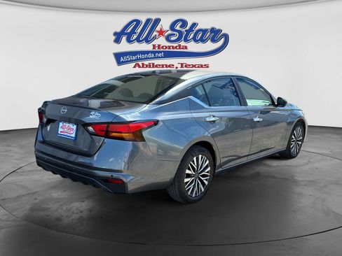 Used 2025 Nissan Altima 2.5 SV FWD image 5
