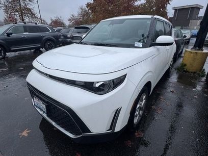 Certified 2023 Kia Soul LX w/ Option Group 015