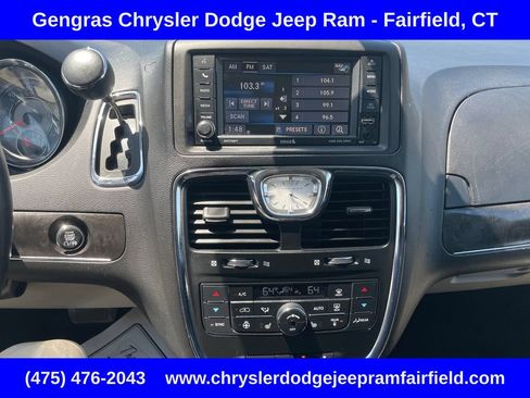 Used 2015 Chrysler Town & Country Touring w/ Driver Convenience Group FWD image 45