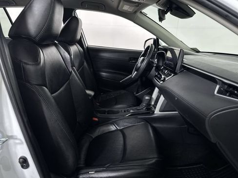 Used 2024 Toyota Corolla Cross LE FWD image 29