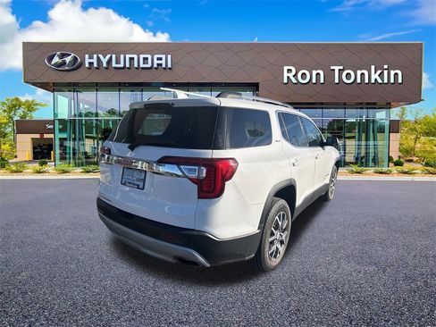 Used 2023 GMC Acadia SLT image 3