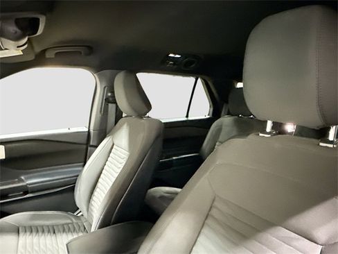 Used 2020 Ford Explorer XLT image 21