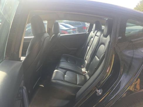 Used 2022 Tesla Model 3 Standard Range RWD image 10
