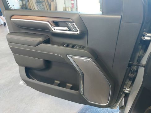 Used 2025 GMC Sierra 3500 Denali w/ Denali Reserve Package AWD/4WD image 26