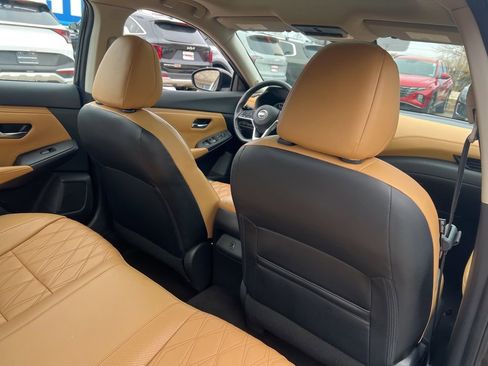 Certified 2022 Nissan Sentra SV w/ SV Premium Package image 16