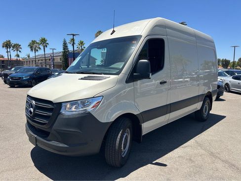 Used 2023 Mercedes-Benz Sprinter 2500 image 11