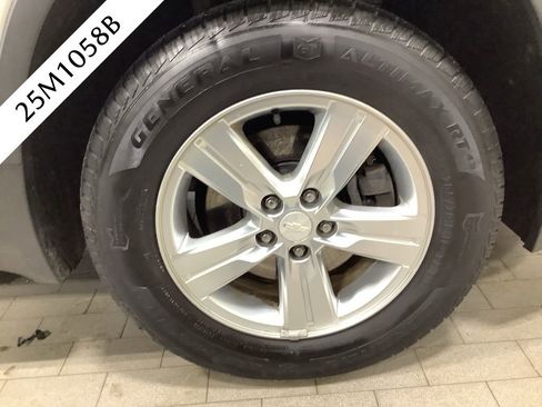 Used 2016 Chevrolet Trax LT w/ LT Convenience Package image 25