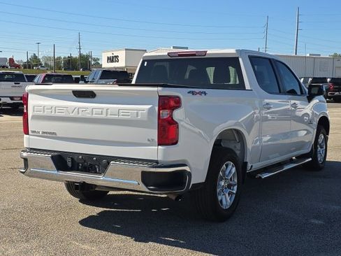 Used 2023 Chevrolet Silverado 1500 LT AWD/4WD image 6