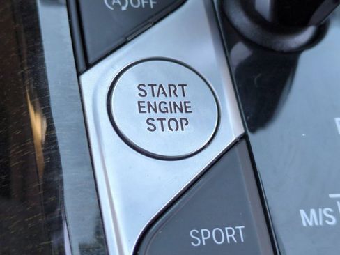 Used 2022 BMW 330i Sedan w/ Driving Assistance Package image 28