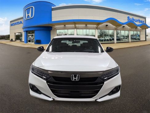 Used 2022 Honda Accord Sport image 3