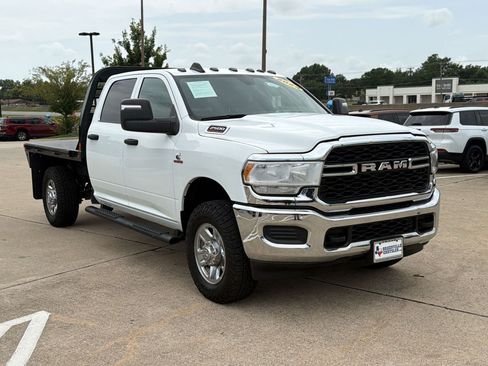 Used 2024 RAM 2500 Tradesman w/ Chrome Appearance Group AWD/4WD image 7