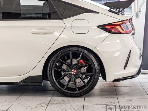 Used 2024 Honda Civic Type R image 8