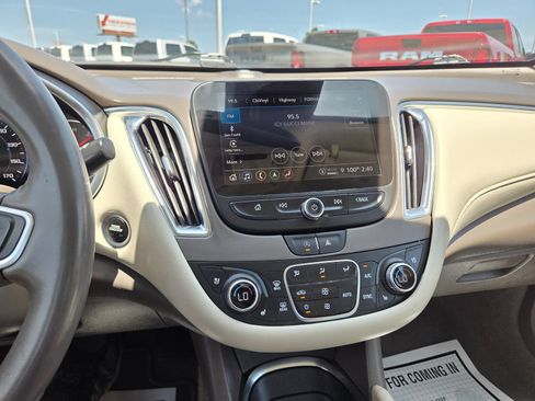Used 2024 Chevrolet Malibu LT FWD image 36