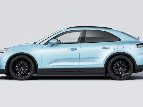 Certified 2025 Porsche Macan 4 Electric AWD/4WD image 3