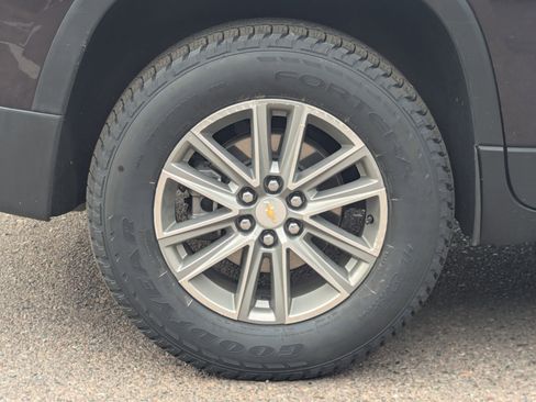 Used 2023 Chevrolet Traverse LT image 7