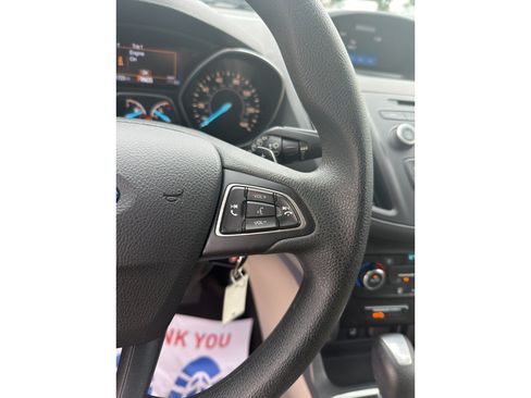 Used 2017 Ford Escape SE FWD image 16