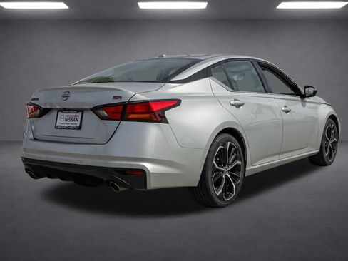 Used 2024 Nissan Altima 2.5 SR FWD image 4
