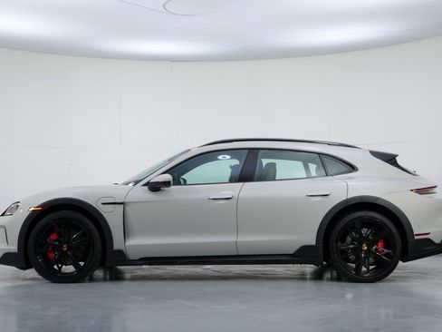 Used 2025 Porsche Taycan 4S w/ Premium Package image 9