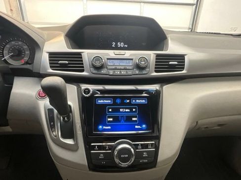 Used 2016 Honda Odyssey SE image 13