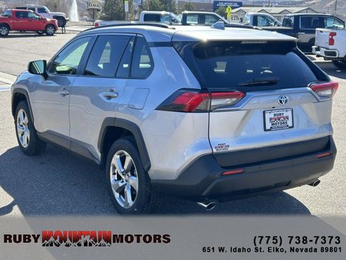 Used 2021 Toyota RAV4 XLE Premium image 5