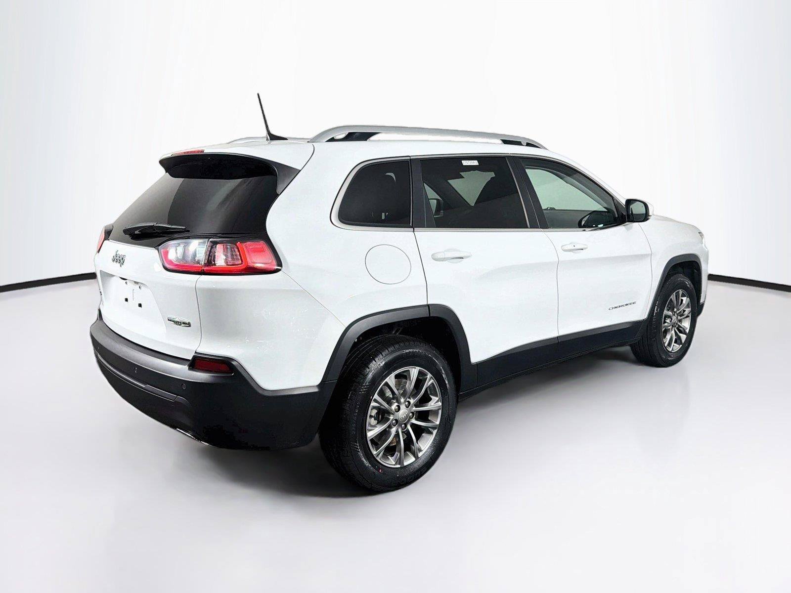 Used 2021 Jeep Cherokee Latitude Lux w/ Comfort/Convenience Group AWD/4WD image 11