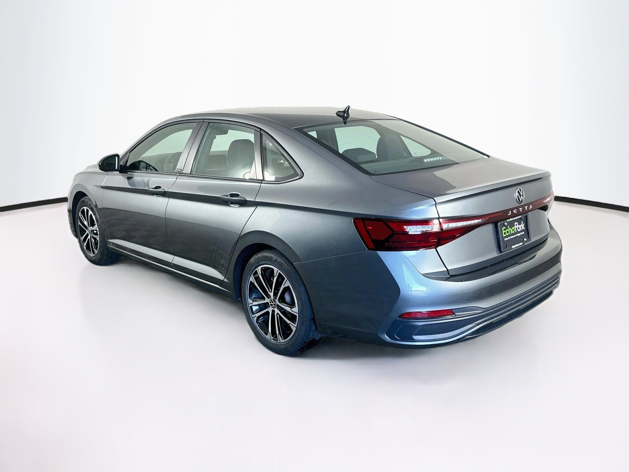 Used 2025 Volkswagen Jetta Sport FWD image 5