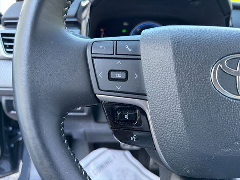Used 2025 Toyota Camry SE AWD/4WD image 27