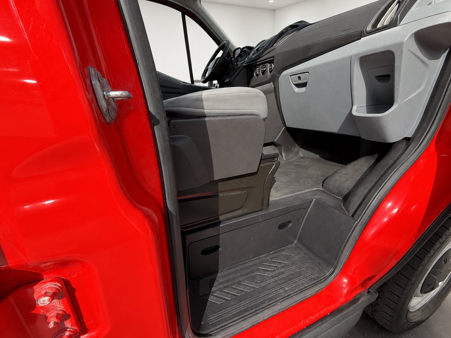 Used 2018 Ford Transit 350 XL RWD image 38