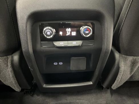 Used 2024 Chevrolet Traverse LT w/ Midnight/Sport Edition image 35